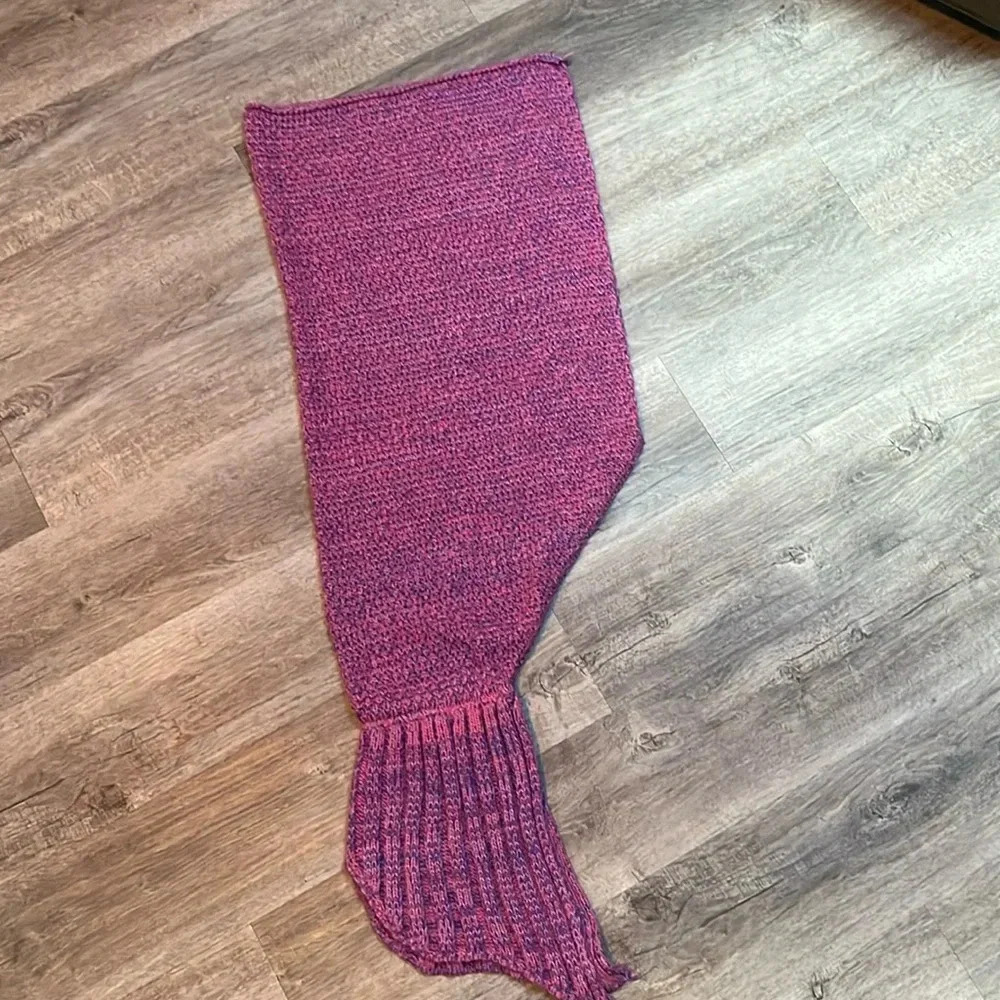 Kids mermaid tail knit blanket pink and purple - Picture 2 of 7